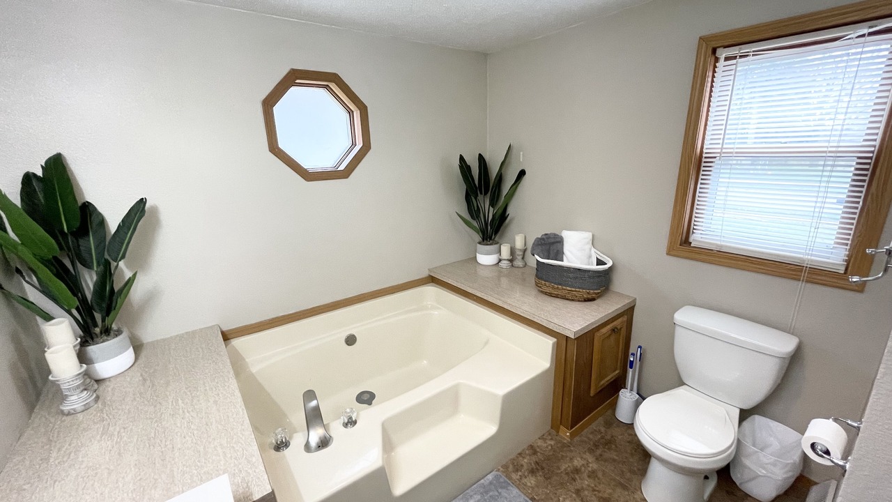Photo of Bathroom in Kutzky Park
