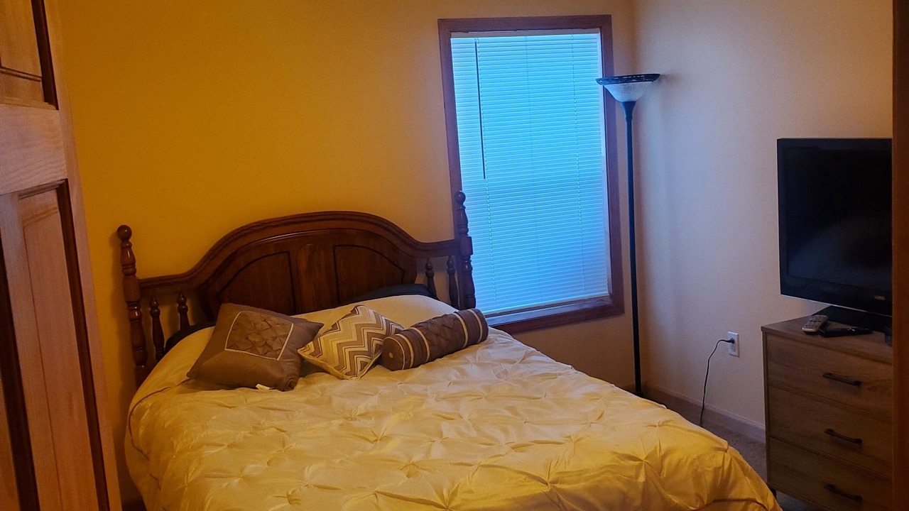 Photo of Bedroom in Painesdale