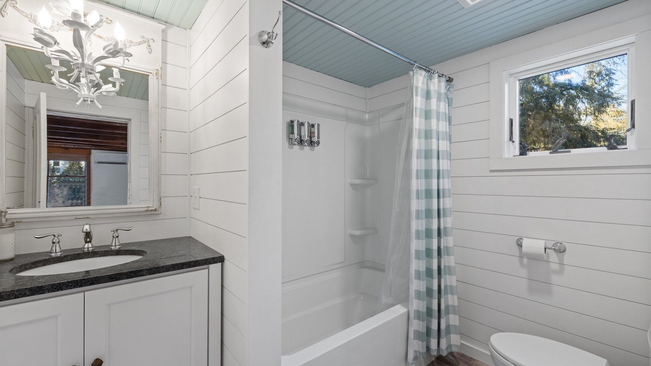 Photo of Bathroom in Campton