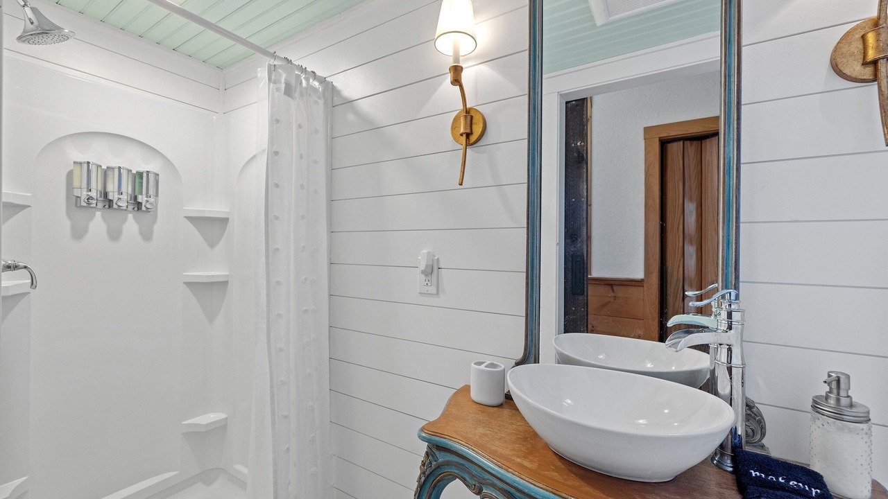 Photo of Bathroom in Campton