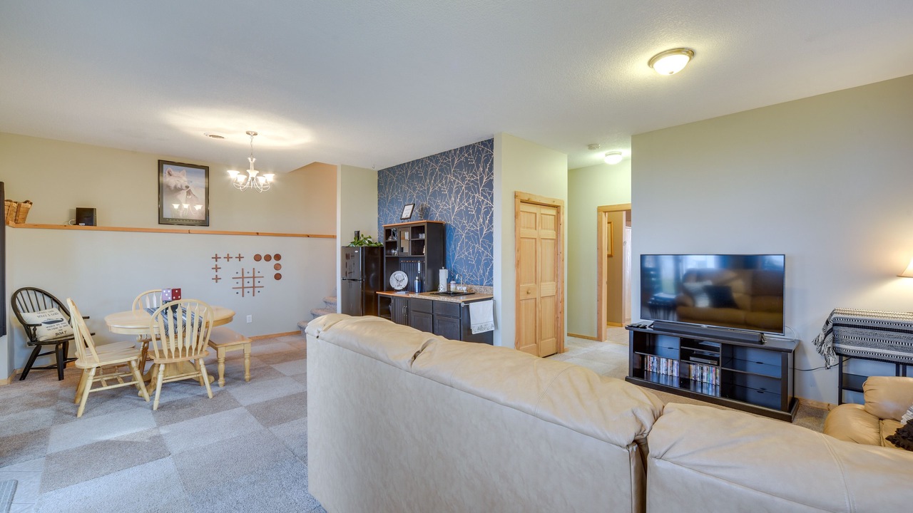 Photo of Livingroom in Pine City