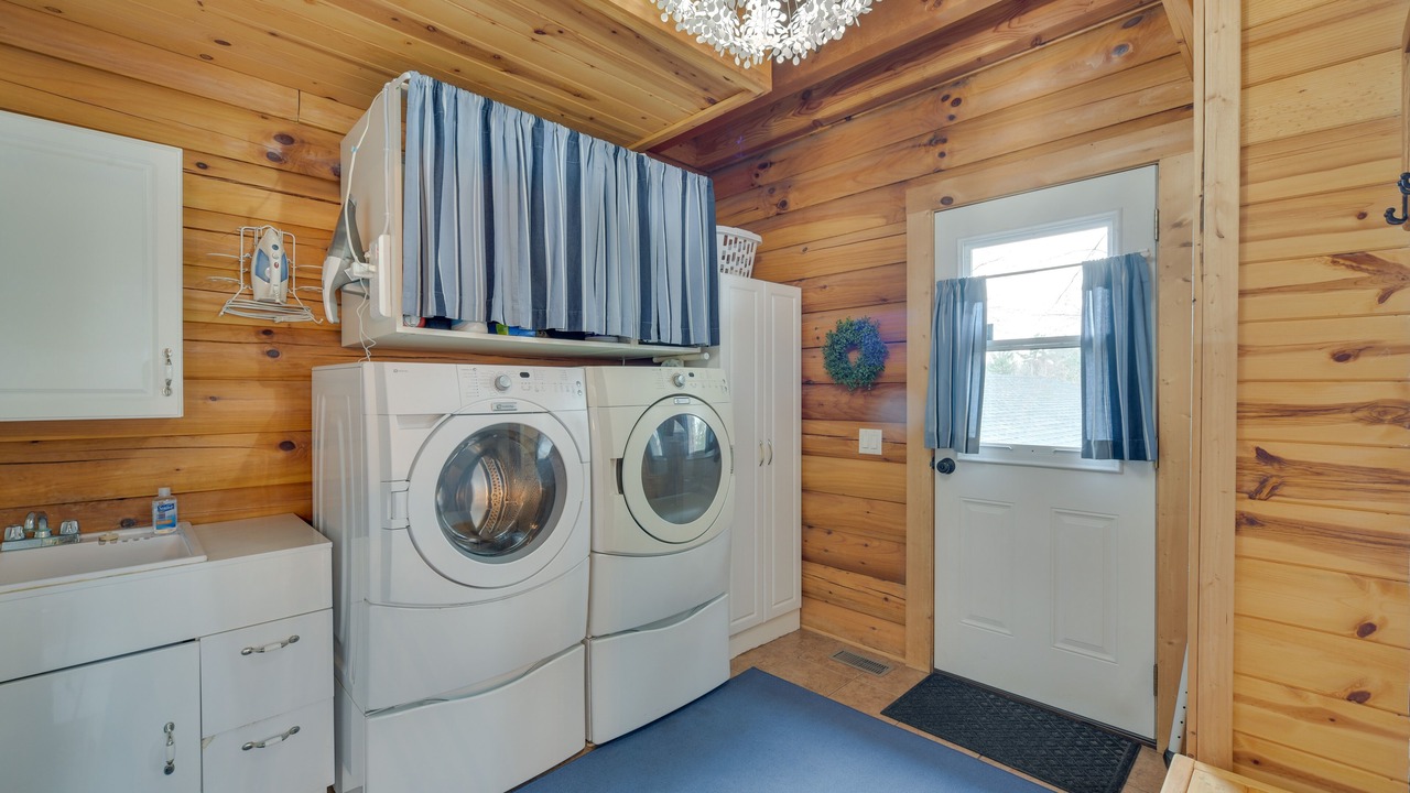 Photo of Bedroom in Pine City