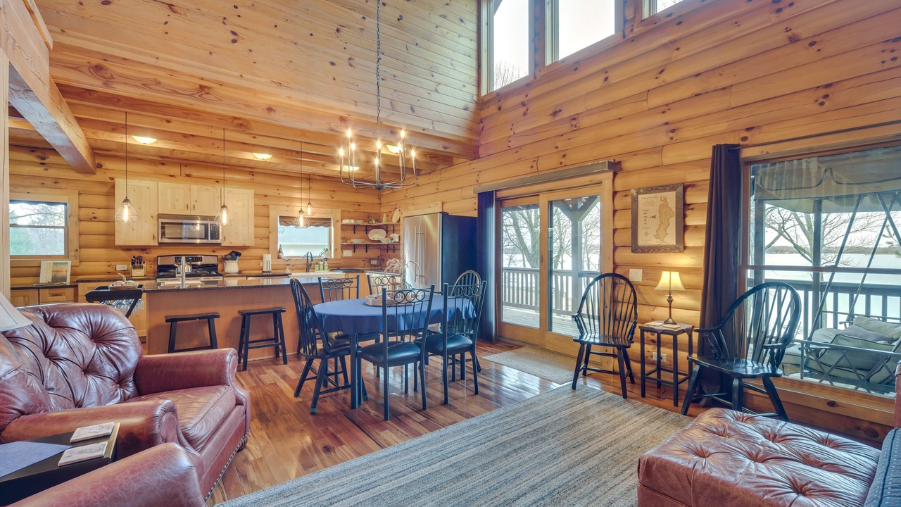 Photo of Livingroom in Pine City