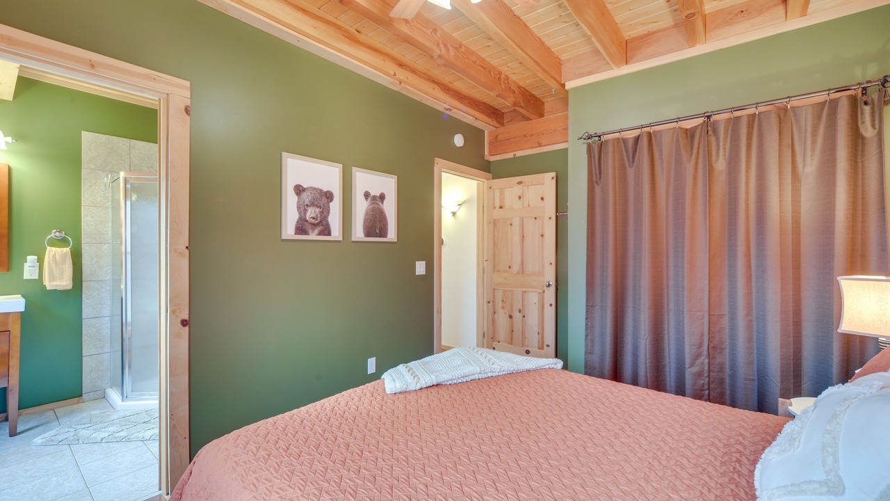 Photo of Bedroom in Pine City
