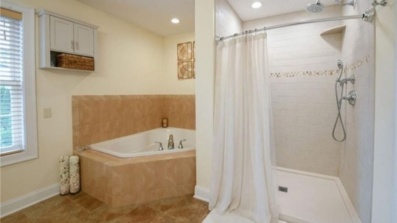 Photo of Bathroom in East Shore