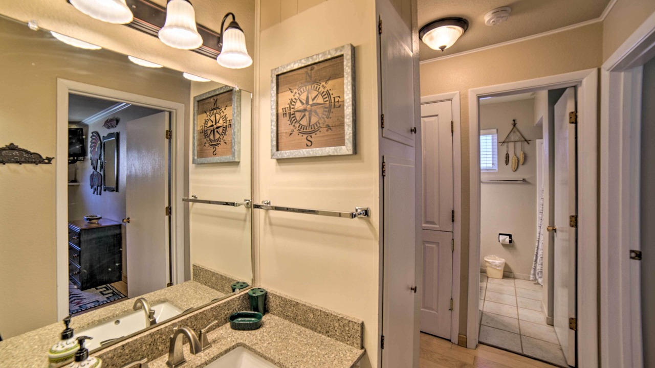 Photo of Bathroom in Red River