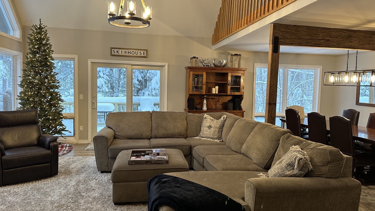 Photo of Livingroom in Mountain Acres
