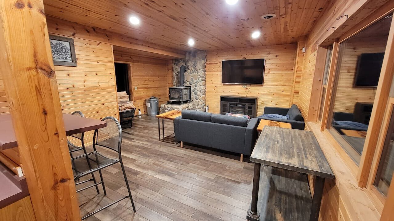 Photo of Livingroom in Cable