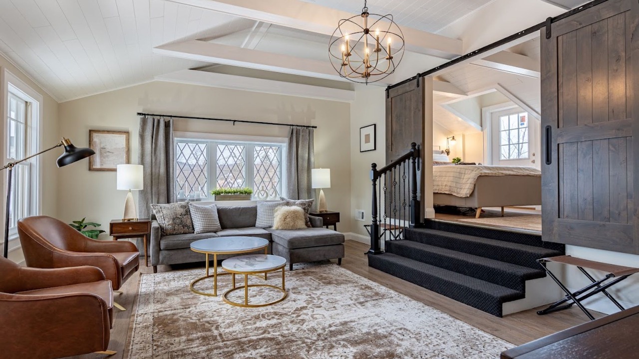 Photo of Livingroom in Lenox