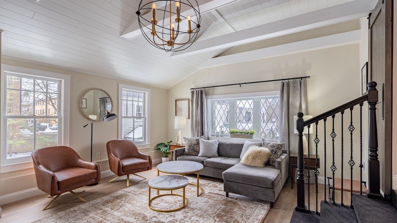 Photo of Livingroom in Lenox