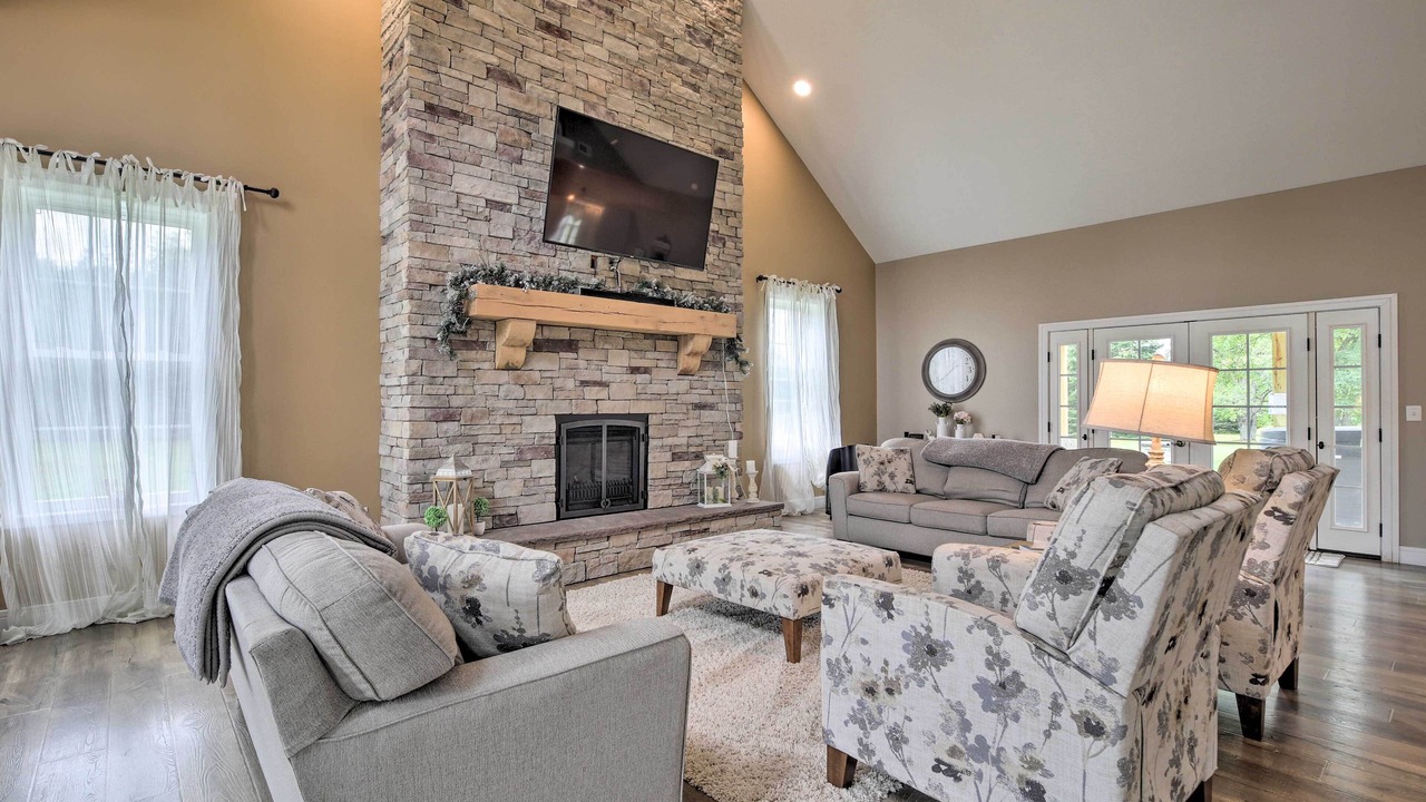 Photo of Livingroom in Owls Head