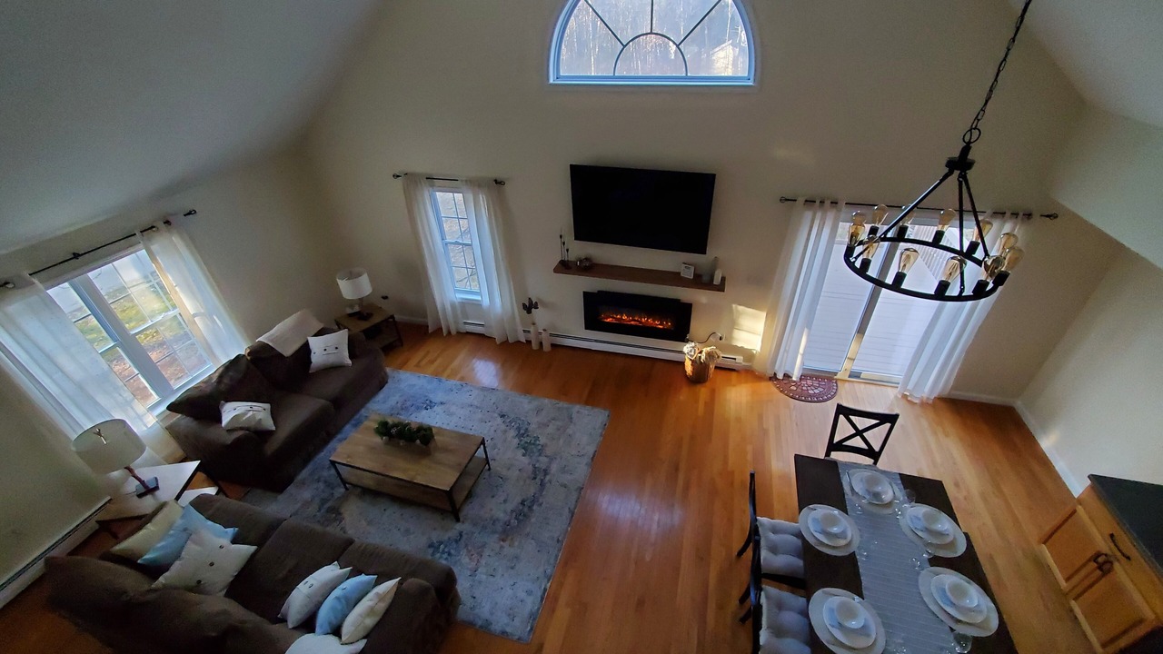 Photo of Livingroom in Hillsboro