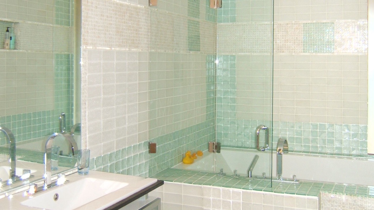 Photo of Bathroom in Warehouse District