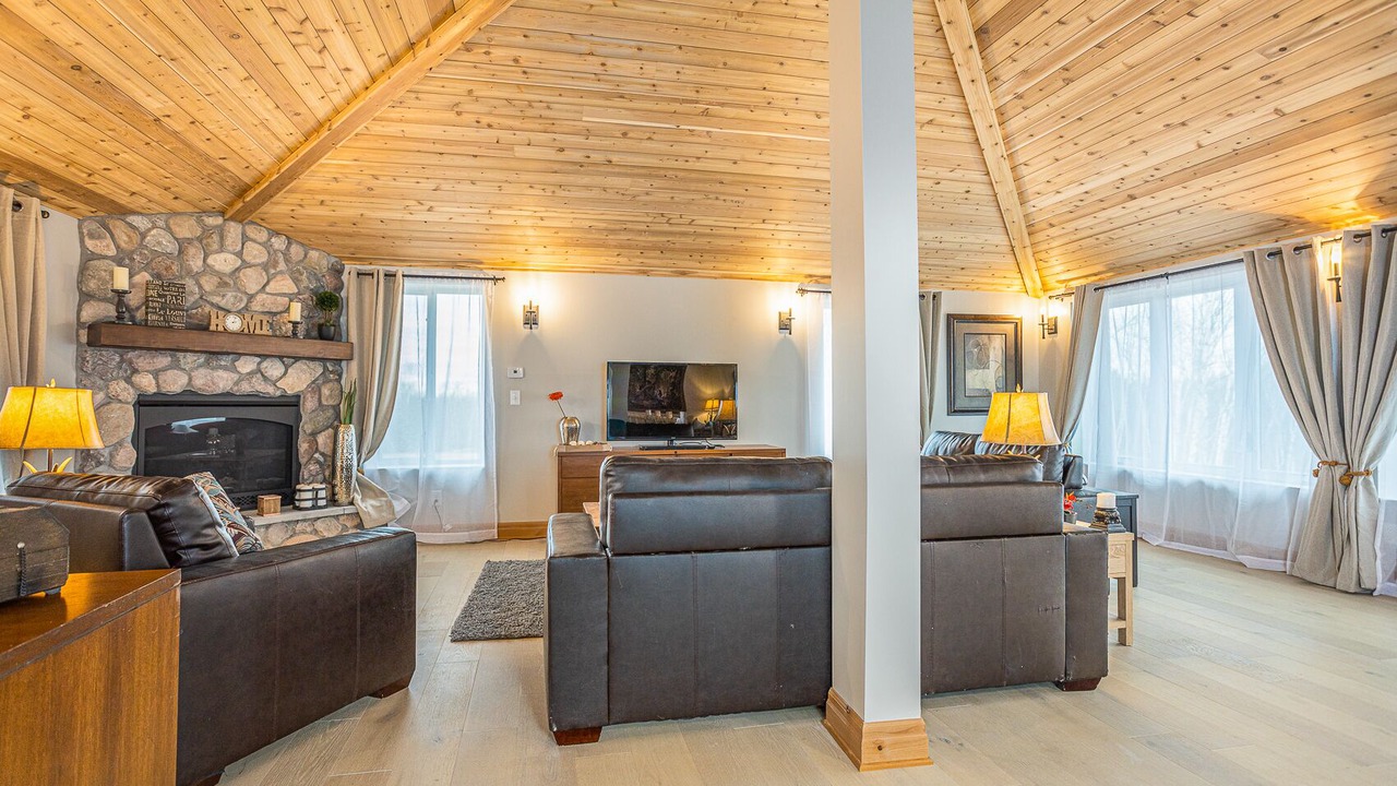 Photo of Livingroom in Brook Park