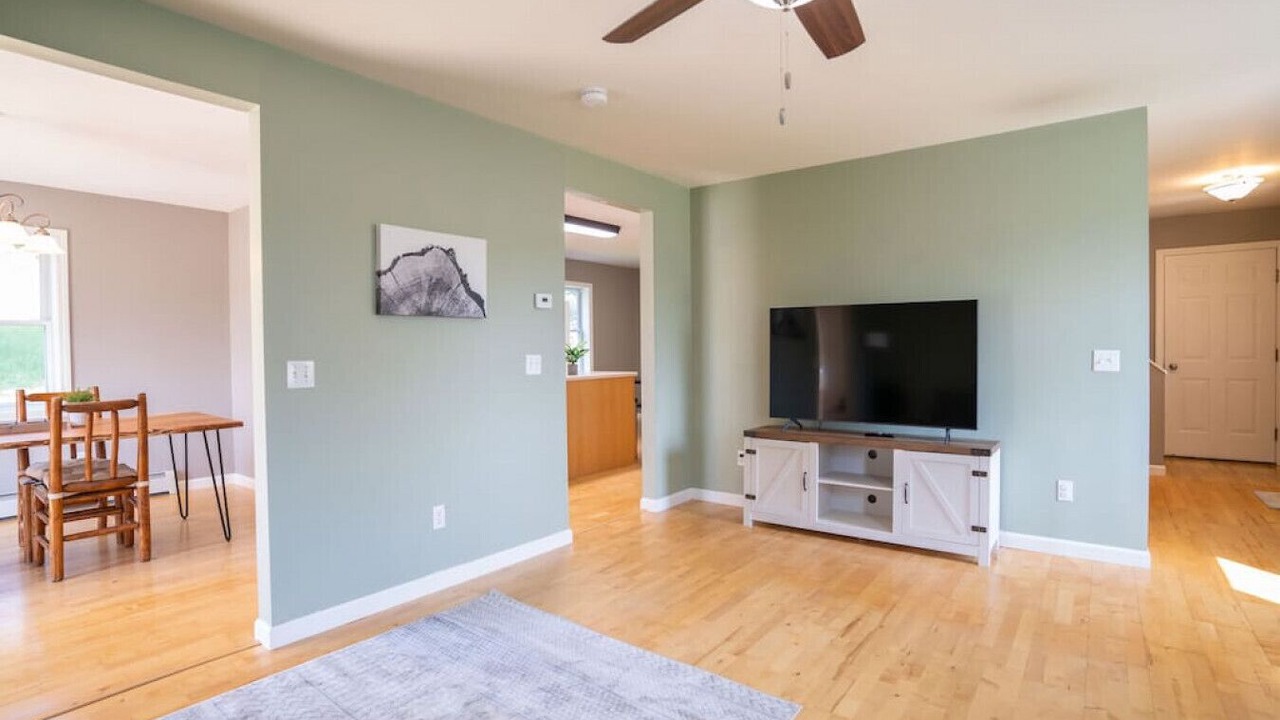 Photo of Livingroom in Jeffersonville