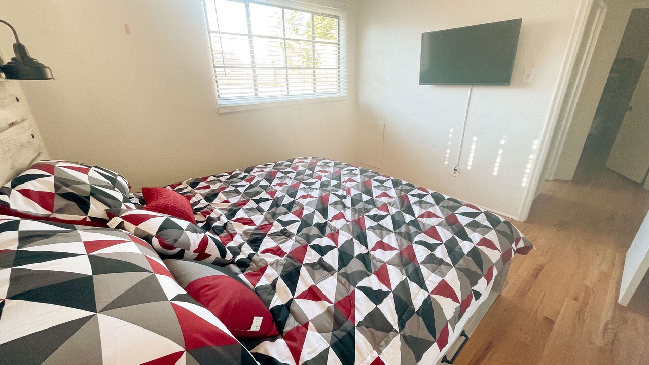 Photo of Bedroom in Highland Business