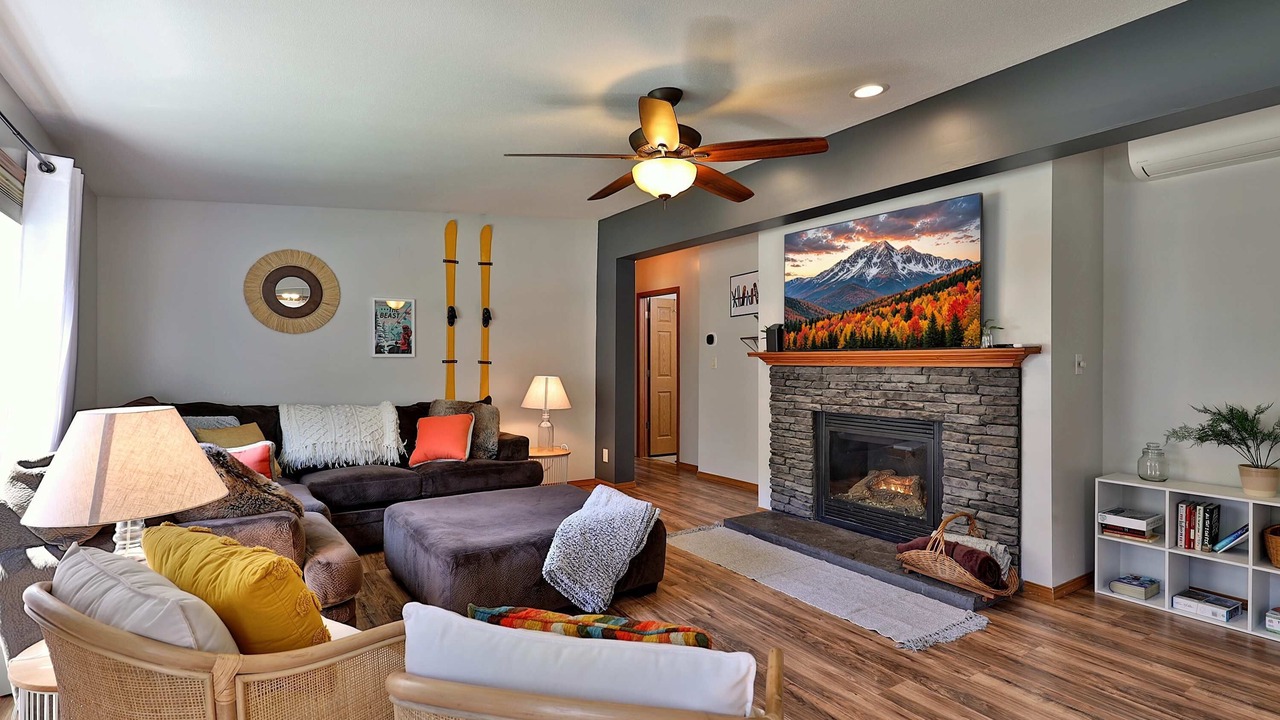 Photo of Livingroom in Bridgewater Corners