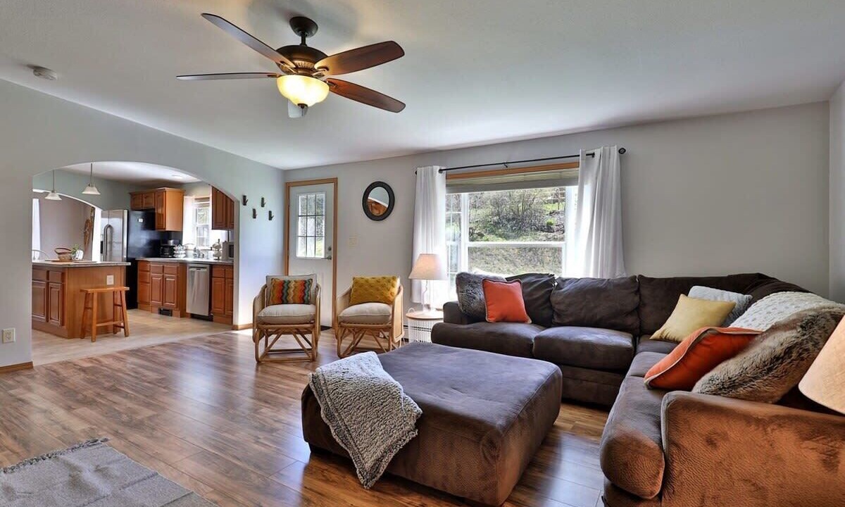 Photo of Livingroom in Bridgewater Corners