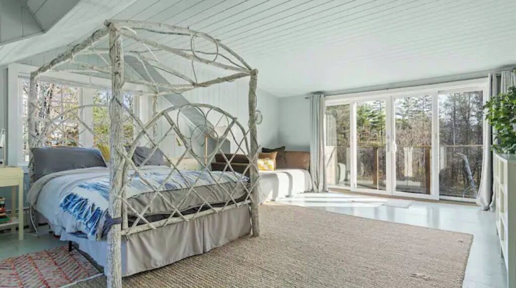 Photo of Bedroom in Lee