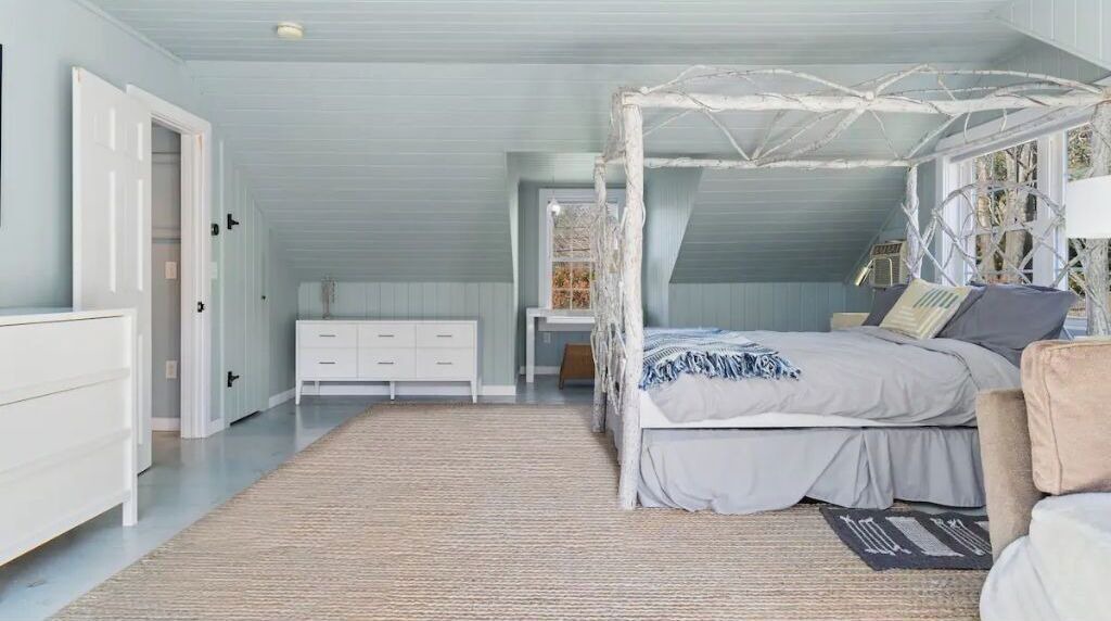 Photo of Bedroom in Lee