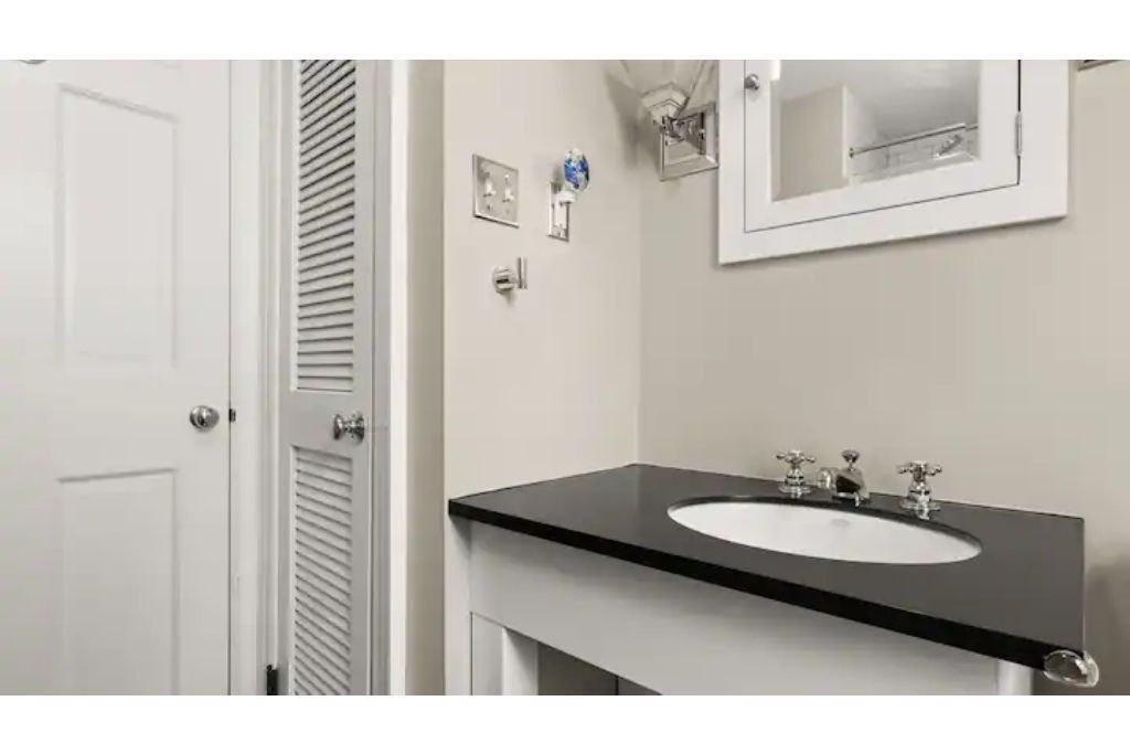 Photo of Bathroom in Lee