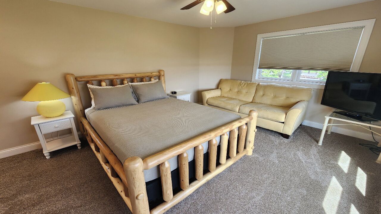 Photo of Livingroom in Mullett Lake