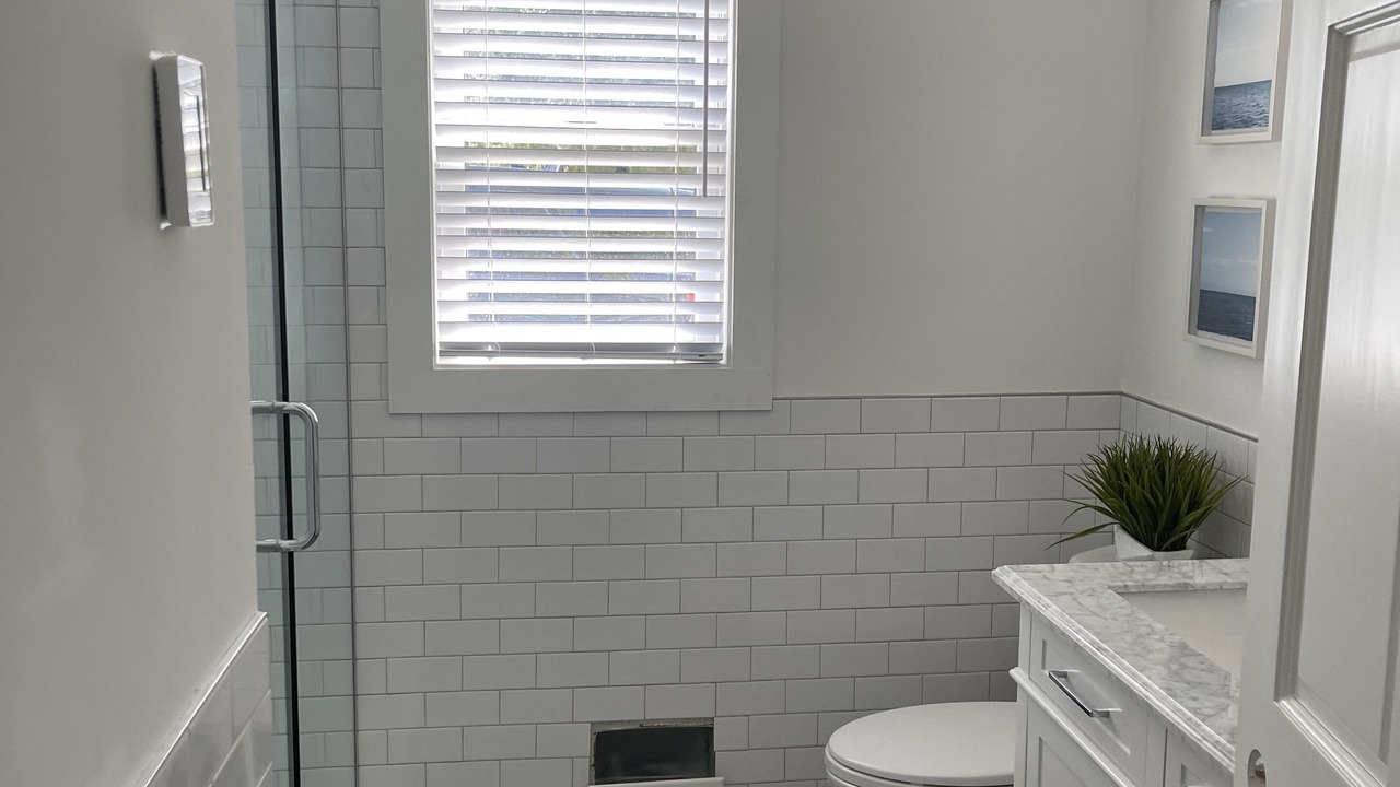 Photo of Bathroom in Central Lake