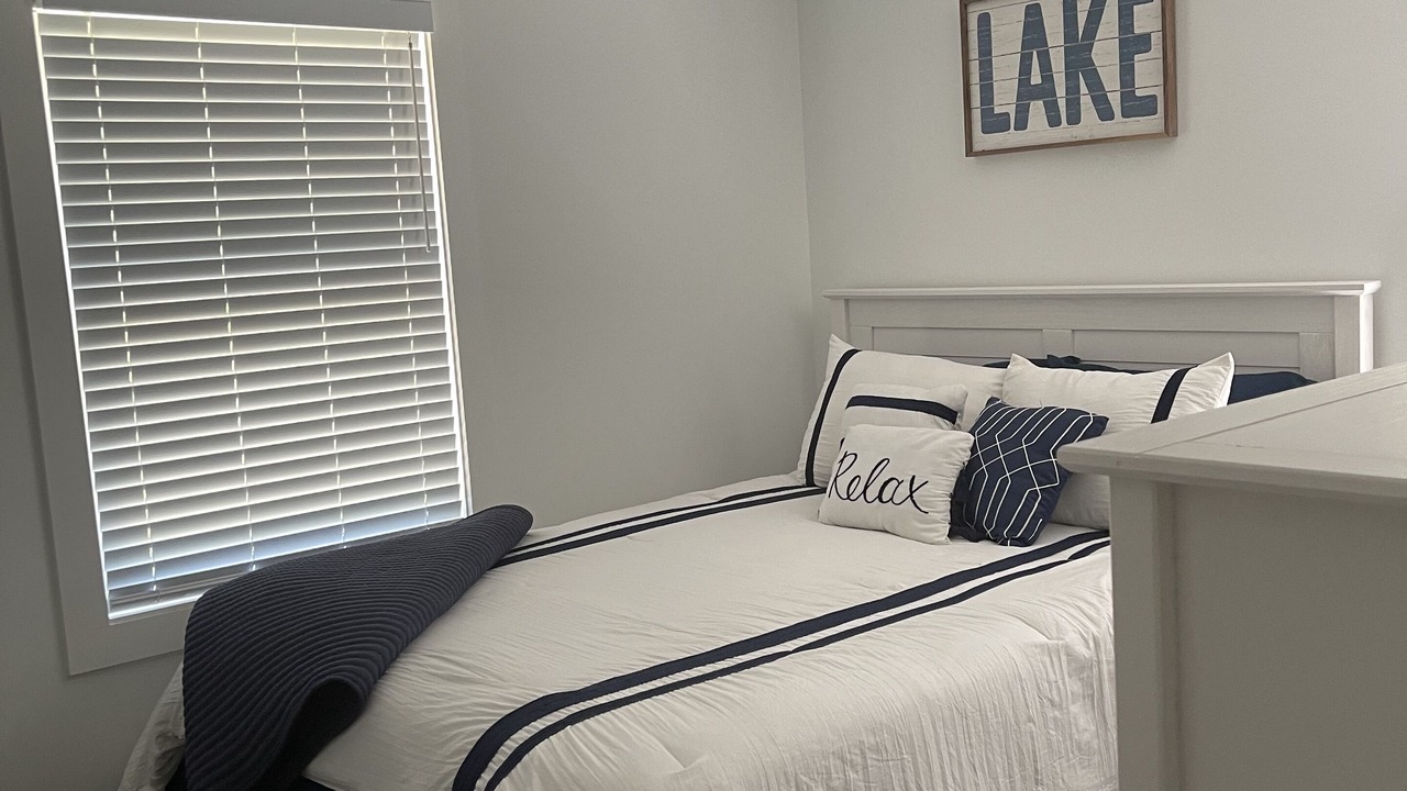 Photo of Bedroom in Central Lake