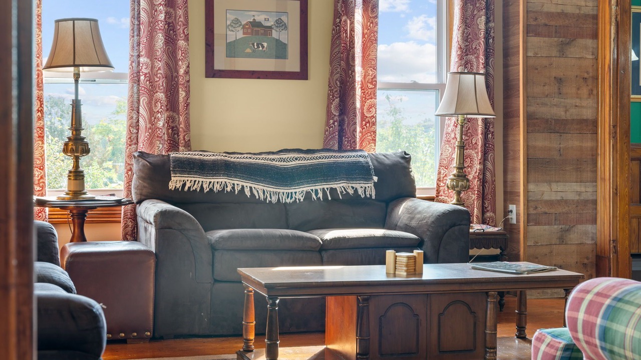 Photo of Livingroom in North Troy