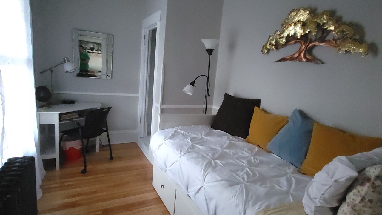 Photo of Bedroom in Lowry Hill East