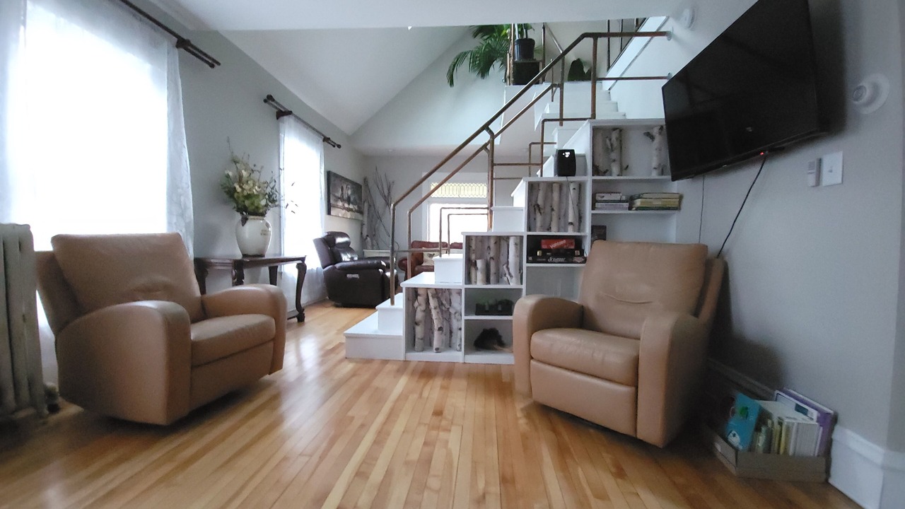 Photo of Livingroom in Lowry Hill East