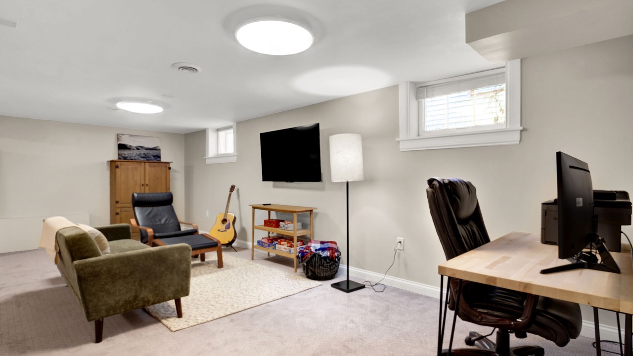 Photo of Livingroom in Midway