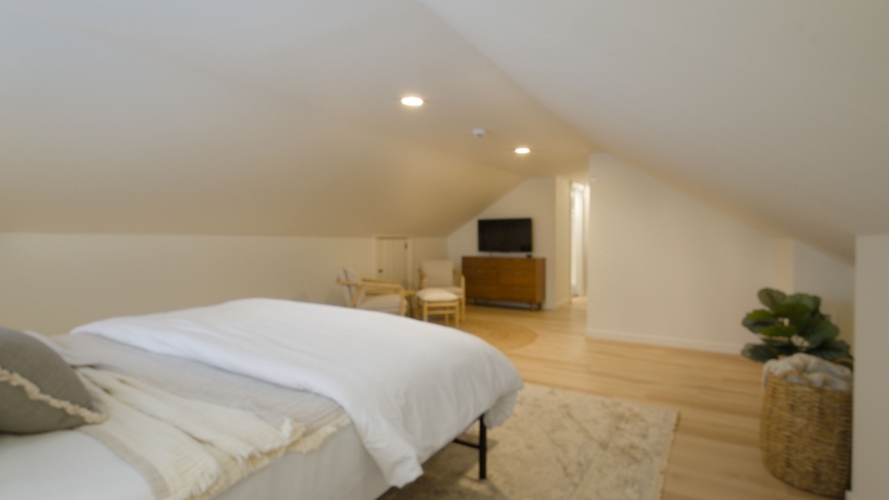 Photo of Bedroom in Midway