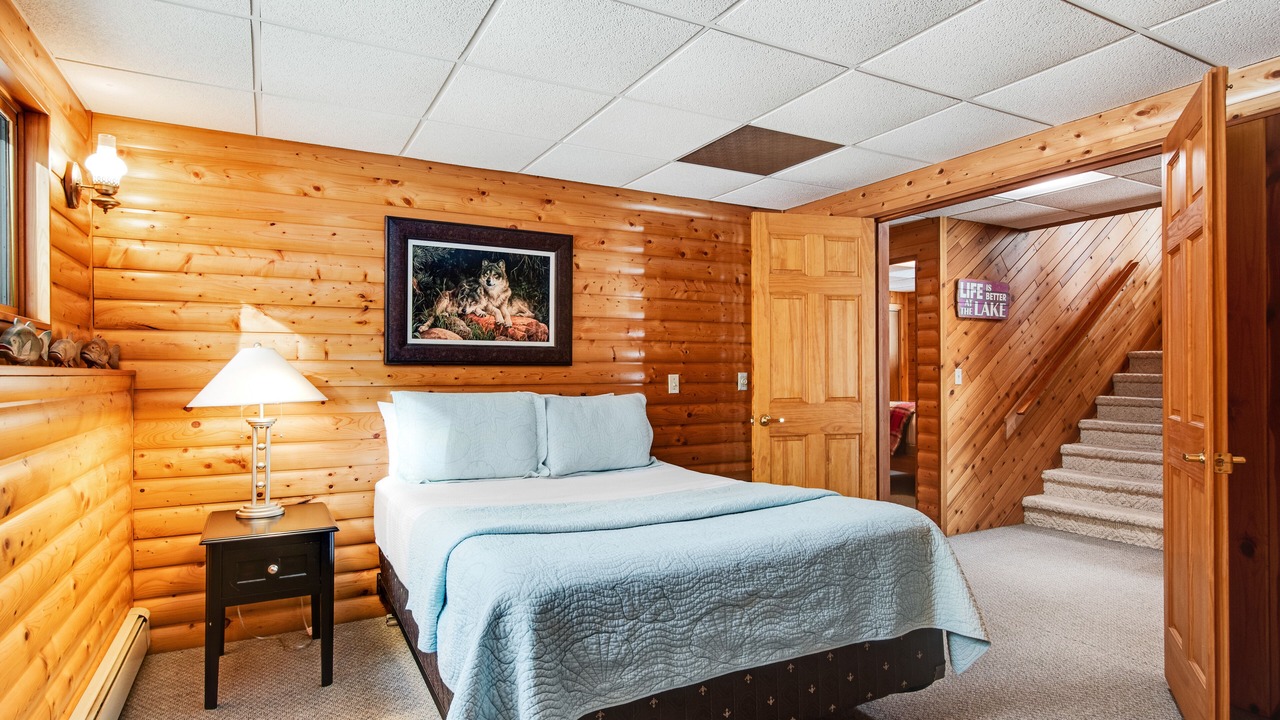 Photo of Bedroom in Manitowish Waters