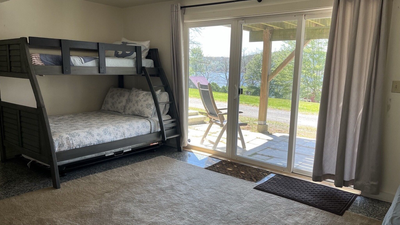 Photo of Bedroom in Bomoseen