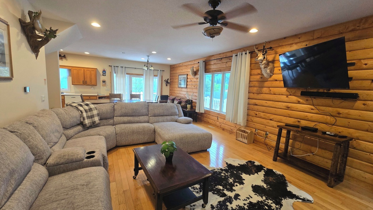 Photo of Livingroom in Lansing