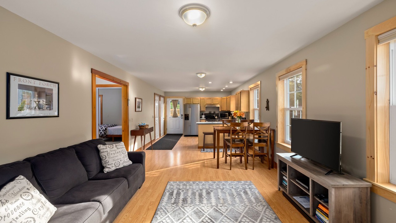 Photo of Livingroom in Jeffersonville