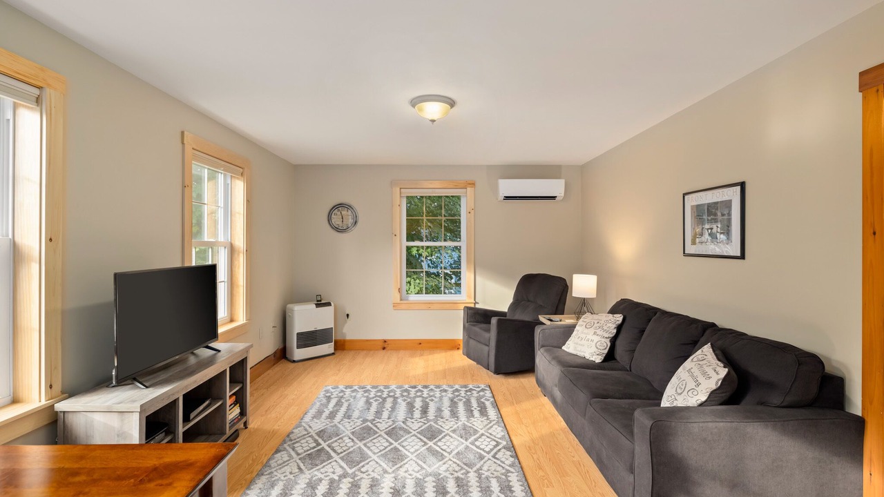 Photo of Livingroom in Jeffersonville