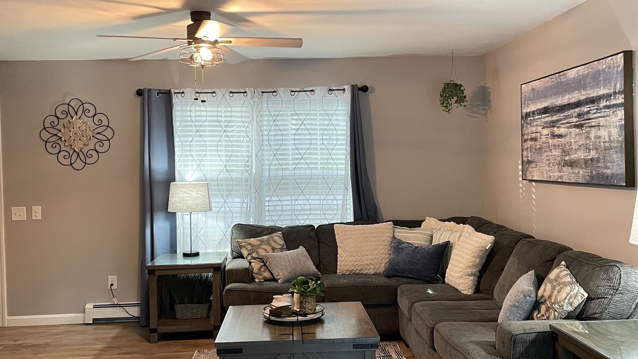 Photo of Livingroom in Laconia