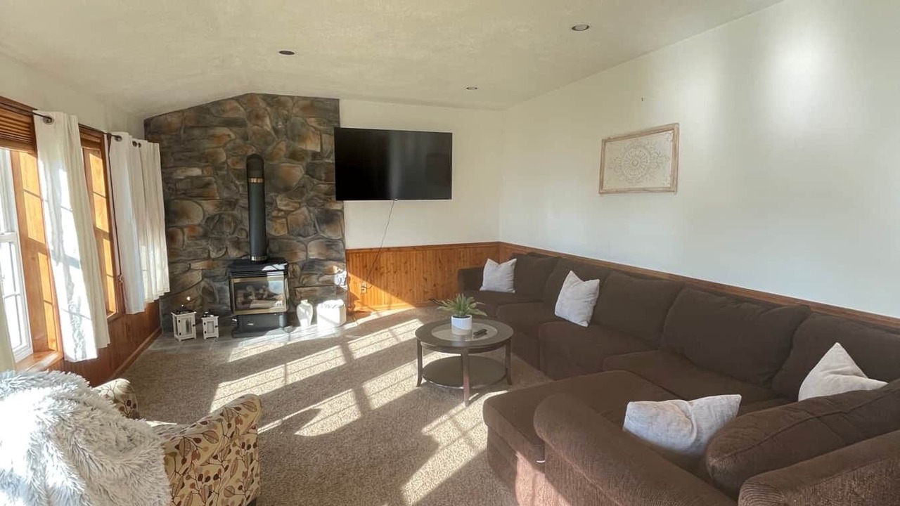 Photo of Bedroom in Brier Hill