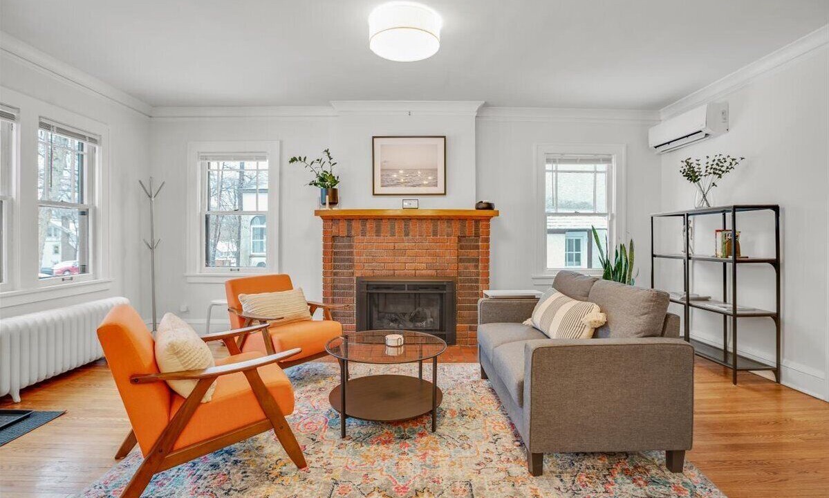 Photo of Livingroom in Linden Hills