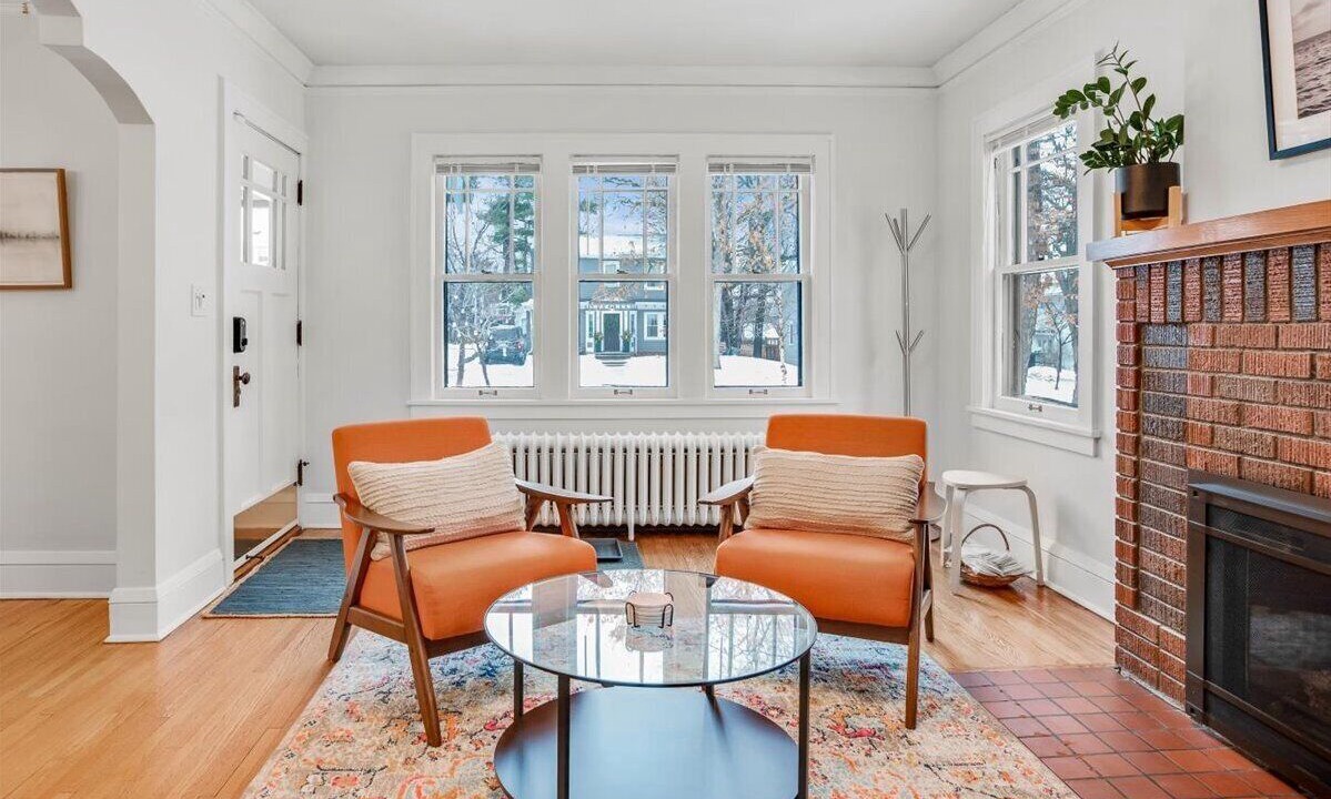 Photo of Livingroom in Linden Hills