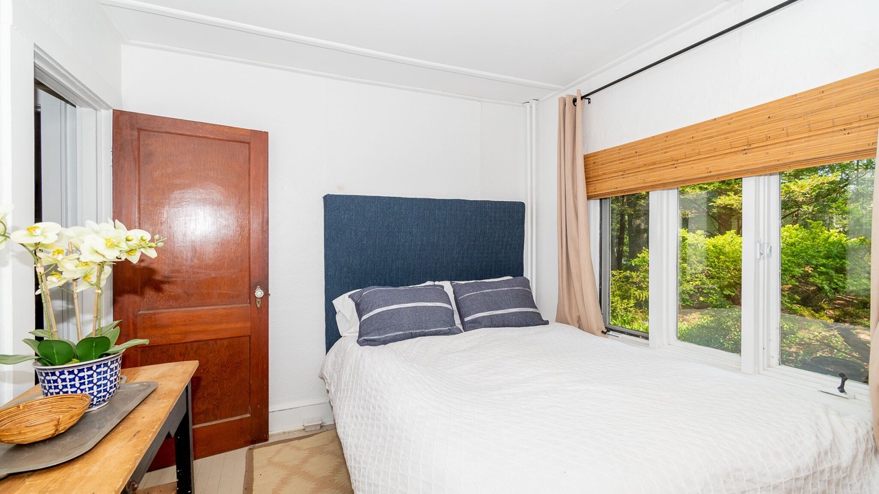 Photo of Bedroom in Melrose