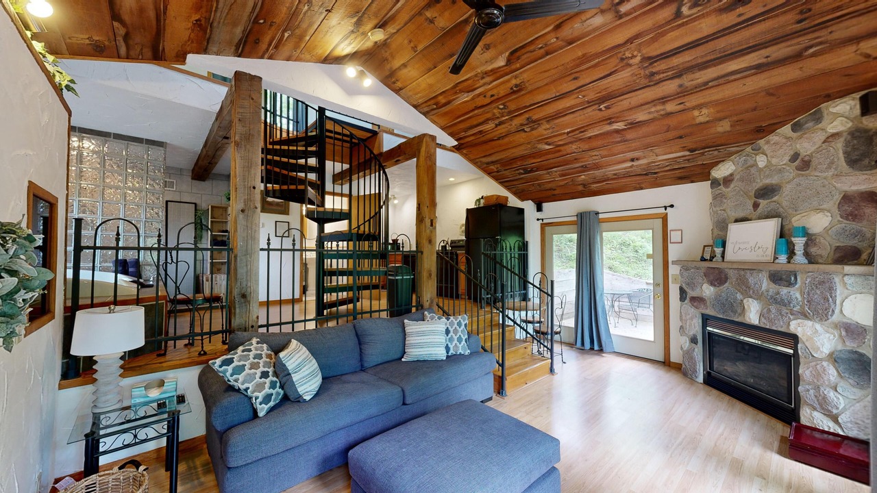 Photo of Livingroom in Norwalk
