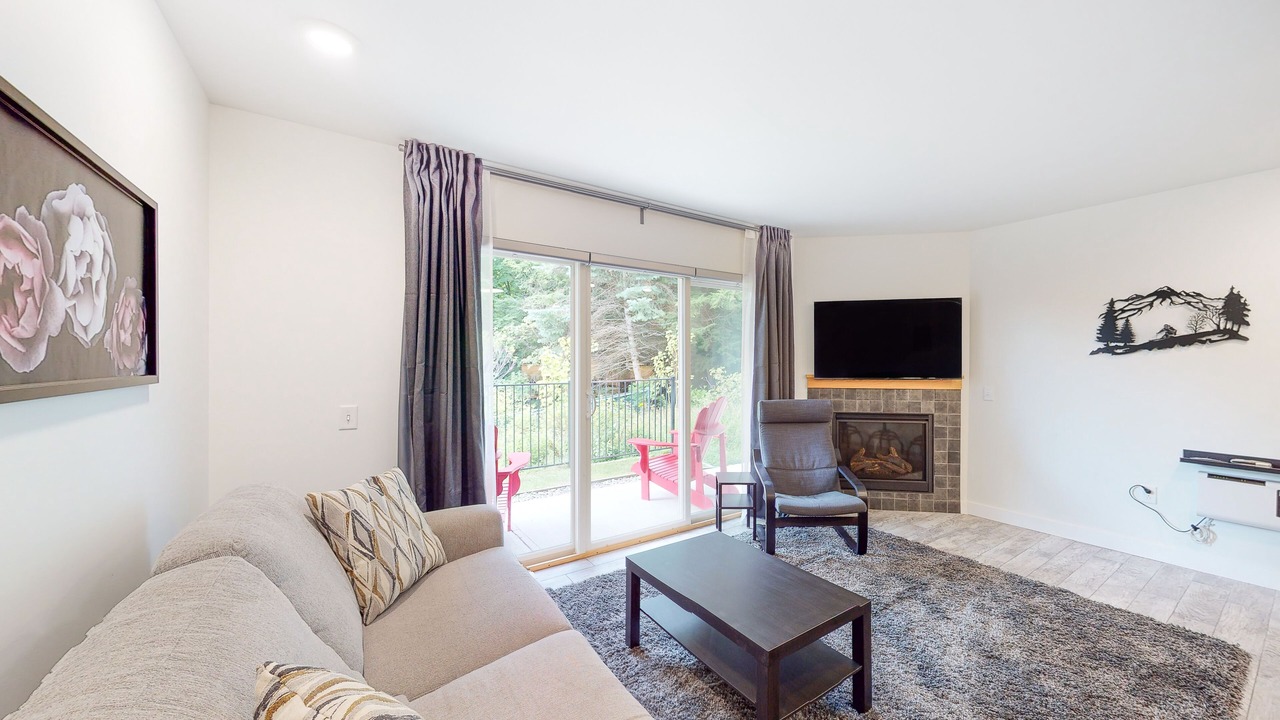 Photo of Livingroom in Warren