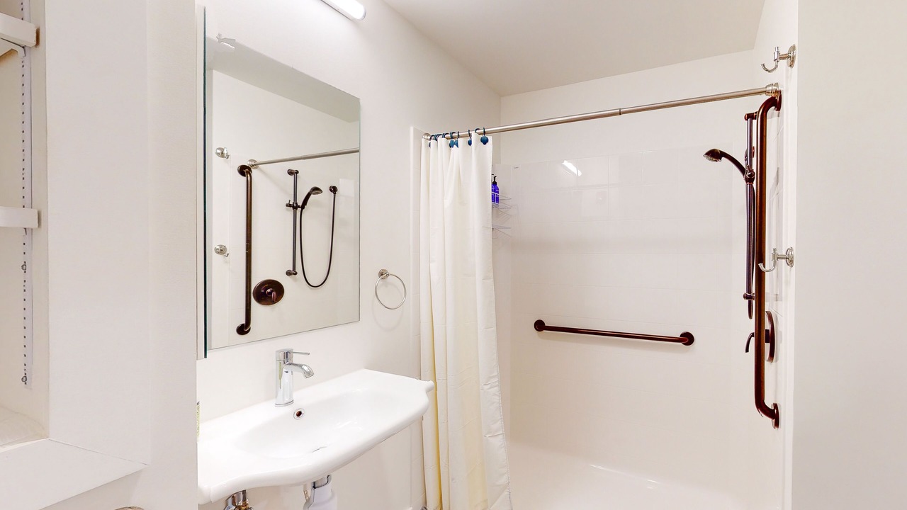 Photo of Bathroom in Warren