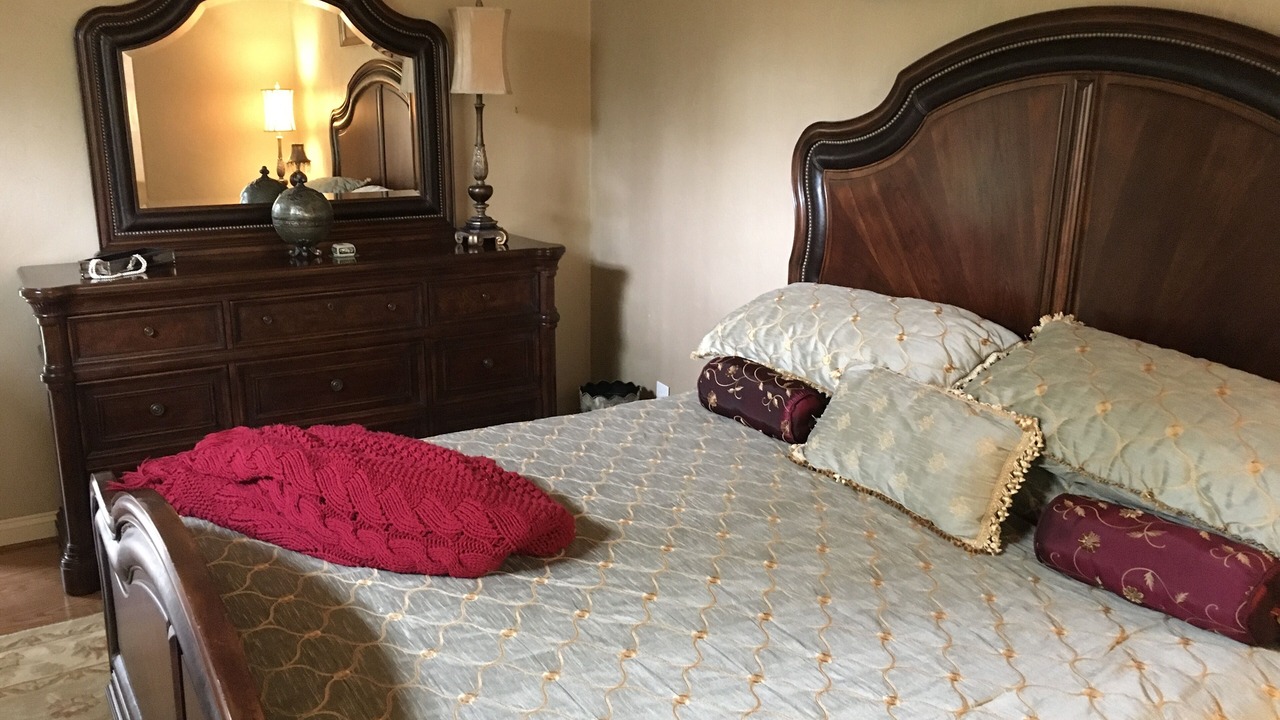 Photo of Bedroom in Side Lake