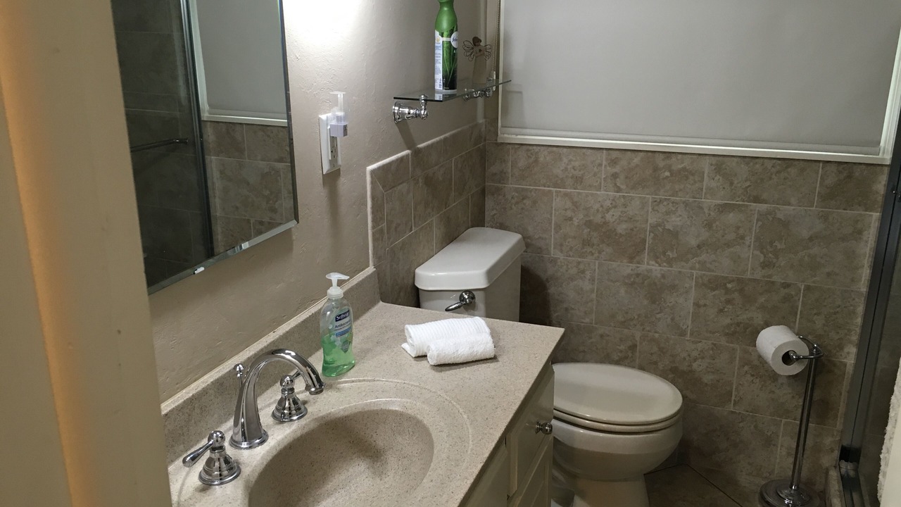 Photo of Bathroom in Side Lake