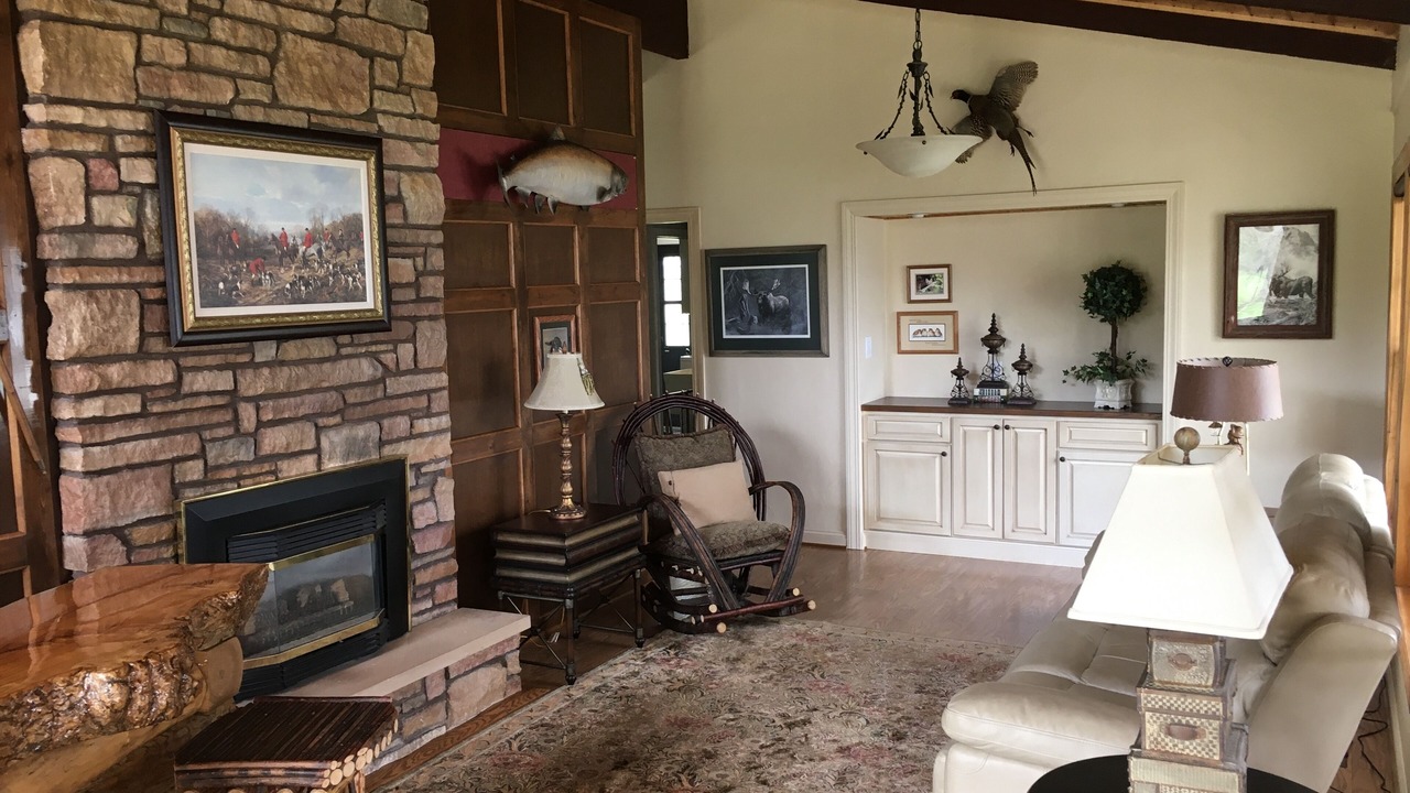 Photo of Livingroom in Side Lake