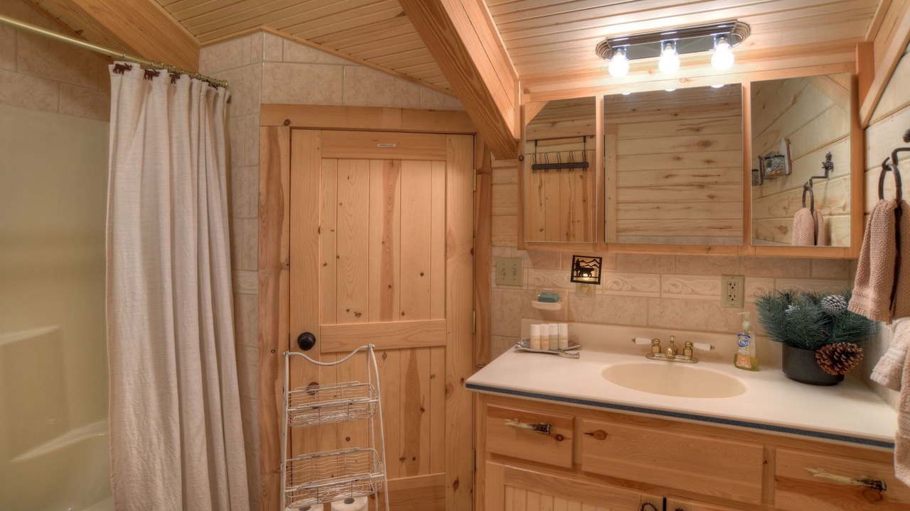 Photo of Bathroom in South Fork